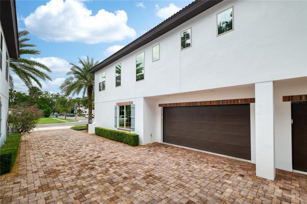 En Venta: $815,000 (3 camas, 3 baños, 2407 Pies cuadrados)