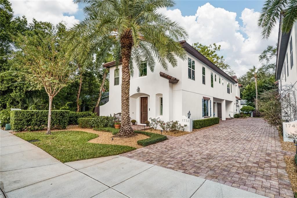 En Venta: $815,000 (3 camas, 3 baños, 2407 Pies cuadrados)