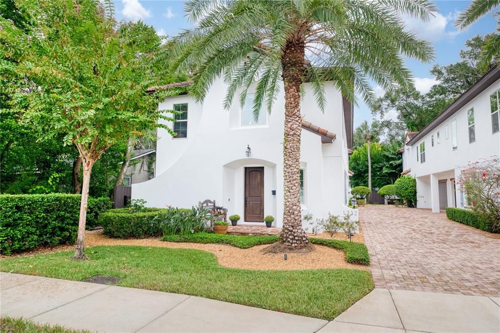 En Venta: $815,000 (3 camas, 3 baños, 2407 Pies cuadrados)