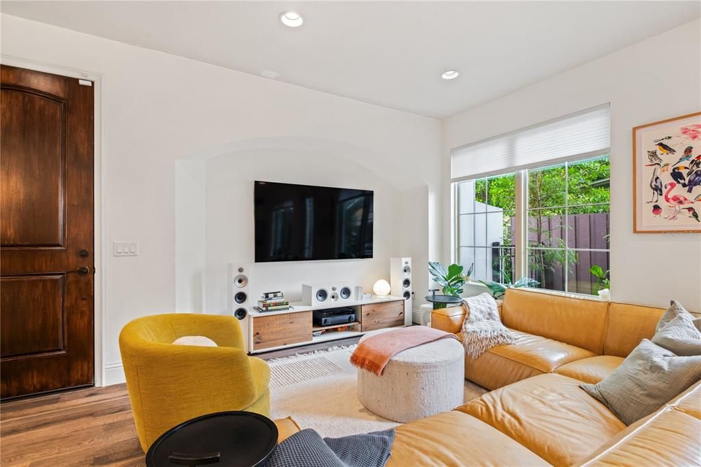 En Venta: $815,000 (3 camas, 3 baños, 2407 Pies cuadrados)