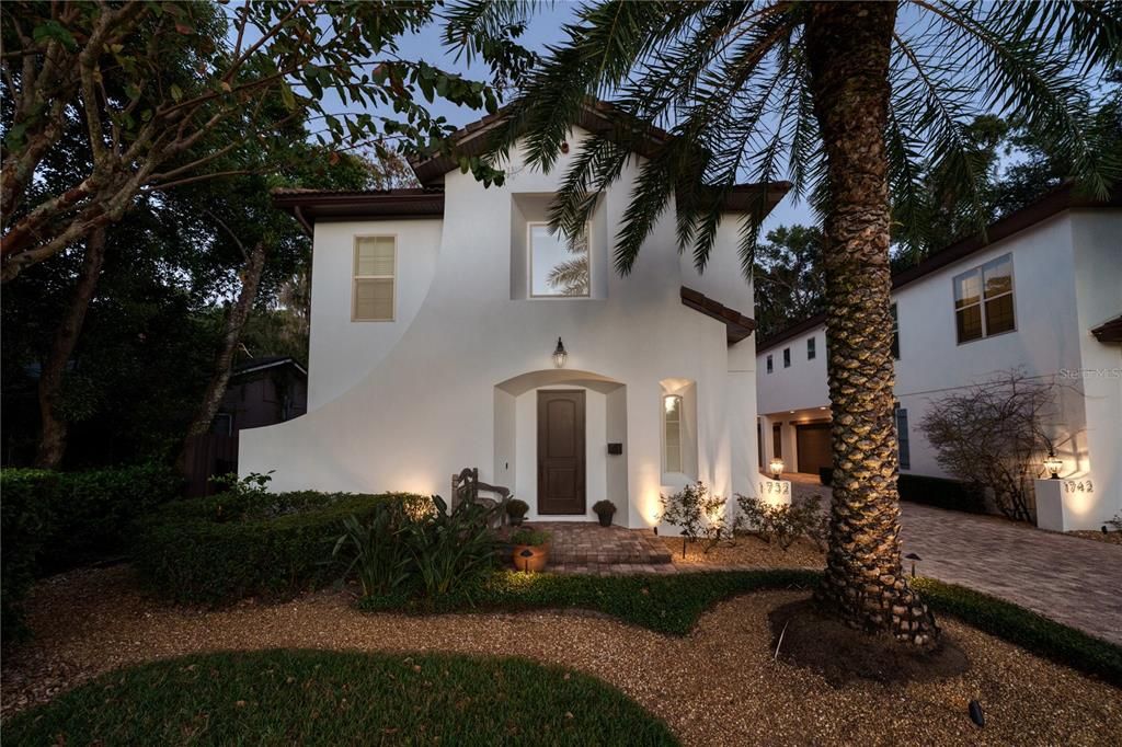 En Venta: $815,000 (3 camas, 3 baños, 2407 Pies cuadrados)