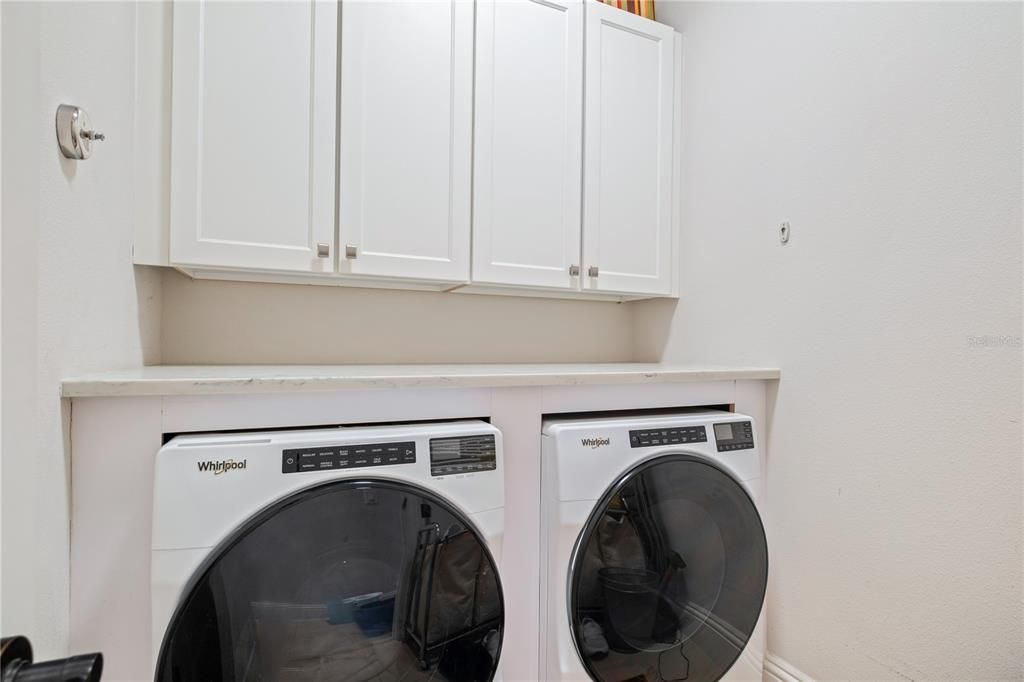 En Venta: $815,000 (3 camas, 3 baños, 2407 Pies cuadrados)