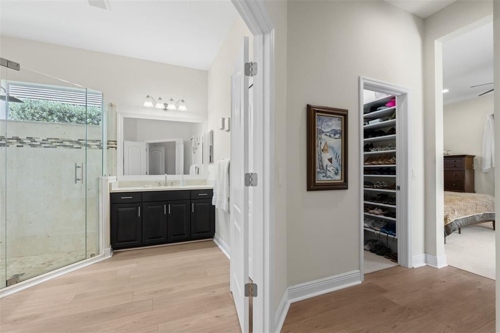 Под контрактом: $685,000 (3 спален, 2 ванн, 2211 Квадратных фут)