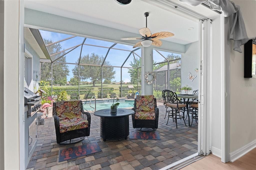 Под контрактом: $685,000 (3 спален, 2 ванн, 2211 Квадратных фут)