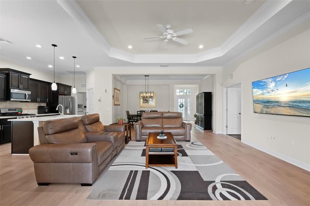 Под контрактом: $685,000 (3 спален, 2 ванн, 2211 Квадратных фут)