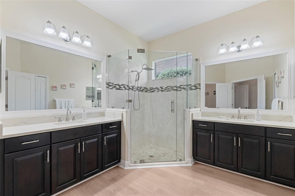 Под контрактом: $685,000 (3 спален, 2 ванн, 2211 Квадратных фут)