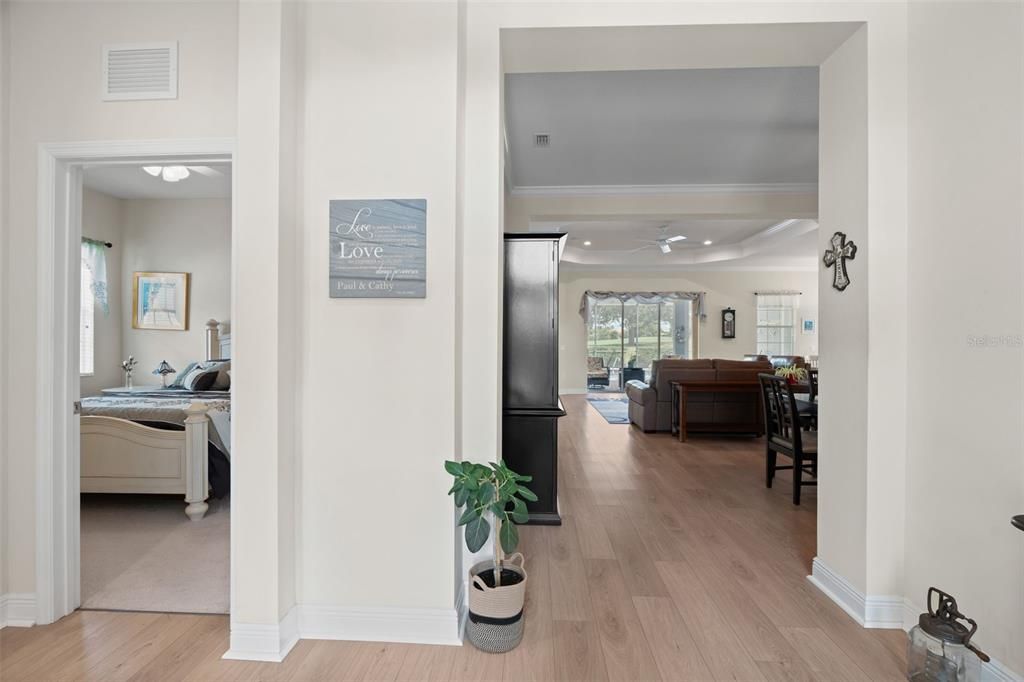 Под контрактом: $685,000 (3 спален, 2 ванн, 2211 Квадратных фут)