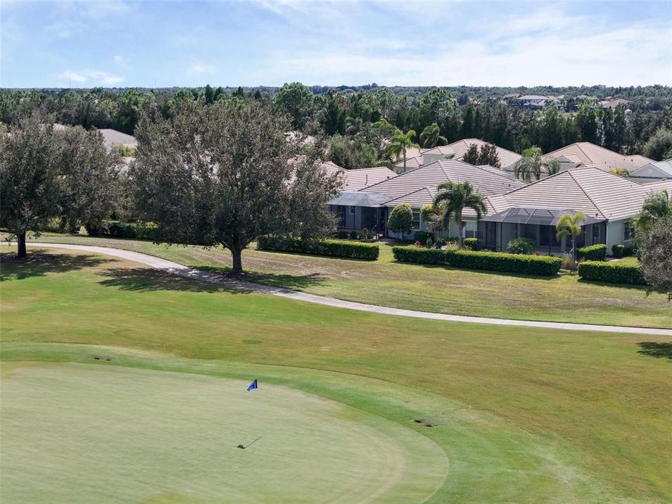 Под контрактом: $685,000 (3 спален, 2 ванн, 2211 Квадратных фут)