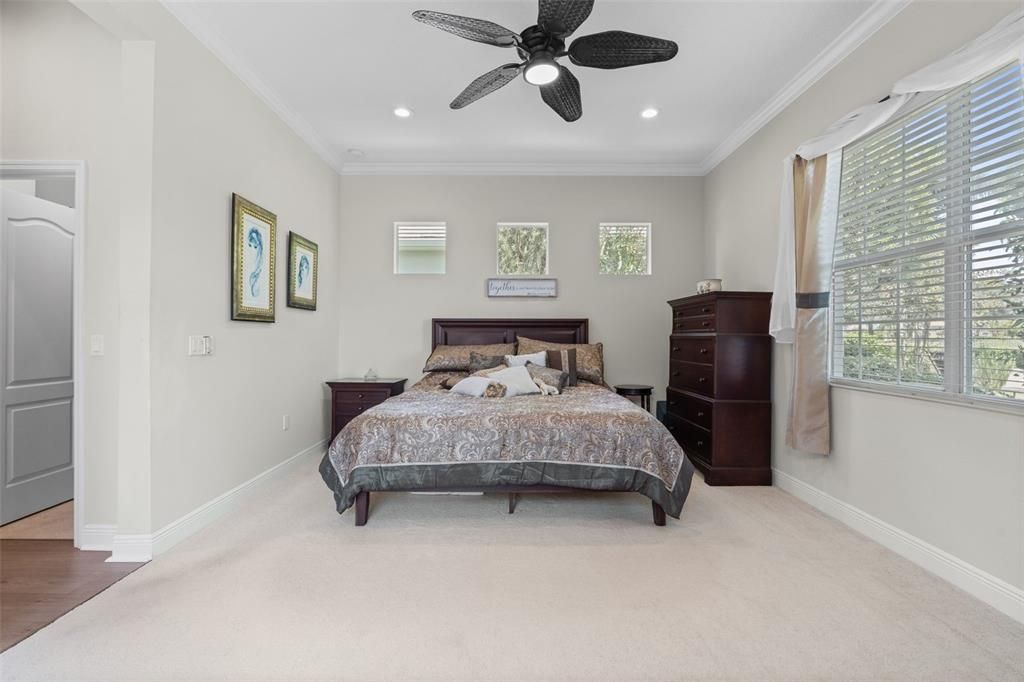 Под контрактом: $685,000 (3 спален, 2 ванн, 2211 Квадратных фут)