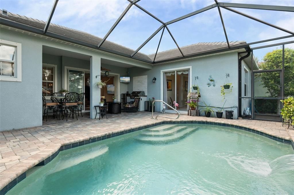 Под контрактом: $685,000 (3 спален, 2 ванн, 2211 Квадратных фут)