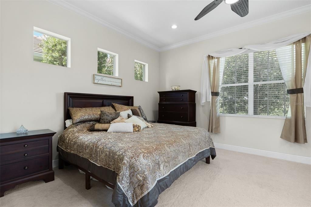 Под контрактом: $685,000 (3 спален, 2 ванн, 2211 Квадратных фут)