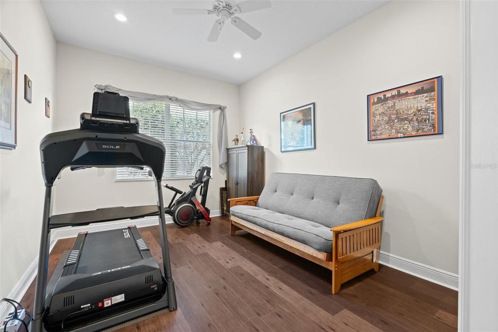 Под контрактом: $685,000 (3 спален, 2 ванн, 2211 Квадратных фут)