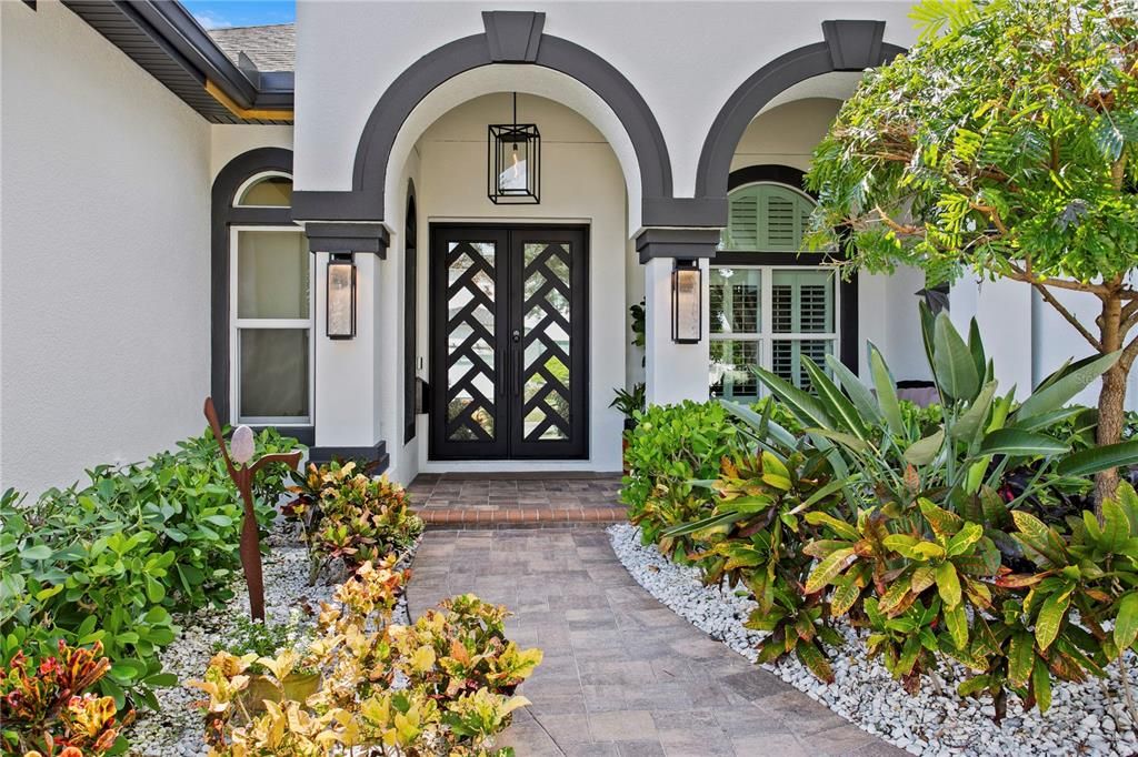 Active With Contract: $2,200,000 (5 beds, 3 baths, 3200 Square Feet)