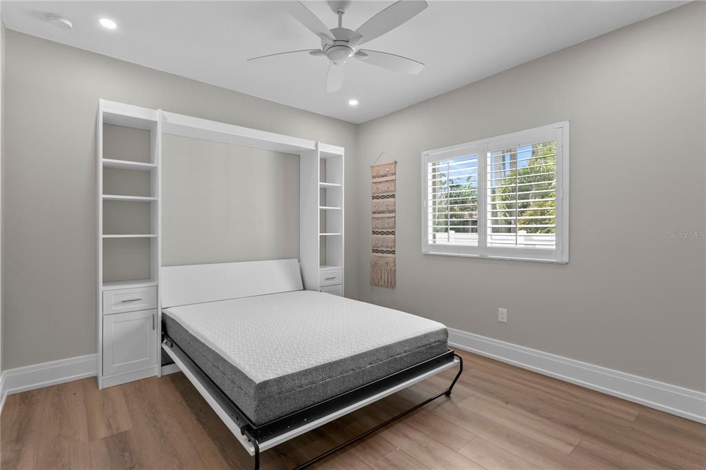 Active With Contract: $2,200,000 (5 beds, 3 baths, 3200 Square Feet)