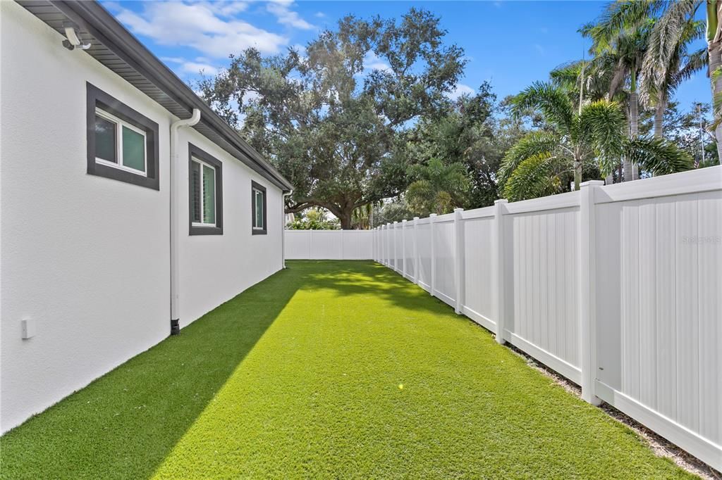 Active With Contract: $2,200,000 (5 beds, 3 baths, 3200 Square Feet)