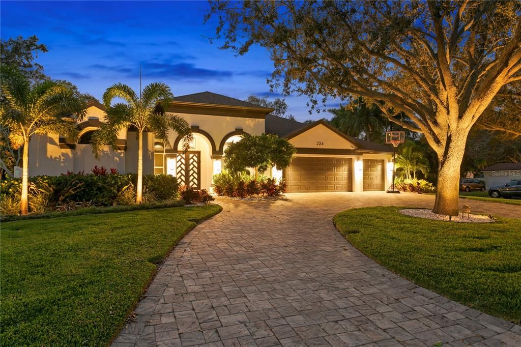 Active With Contract: $2,200,000 (5 beds, 3 baths, 3200 Square Feet)