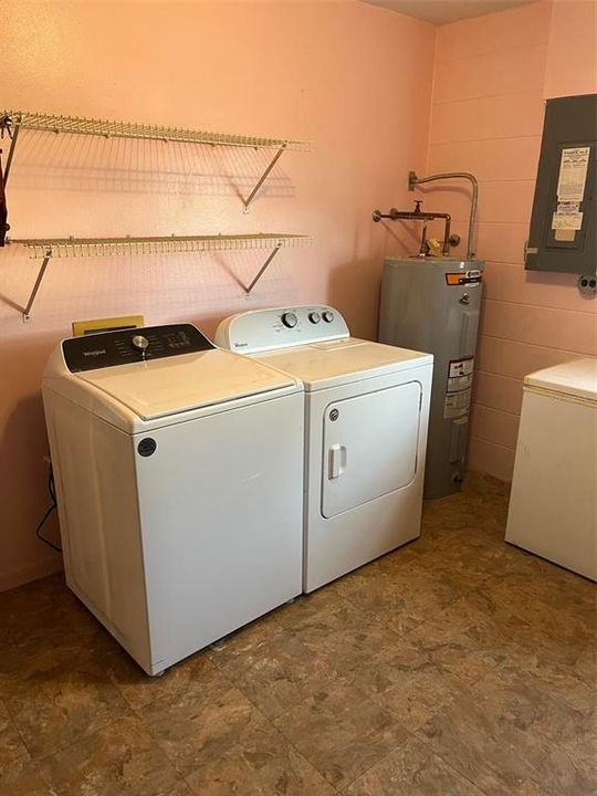 For Sale: $244,000 (2 beds, 2 baths, 1188 Square Feet)