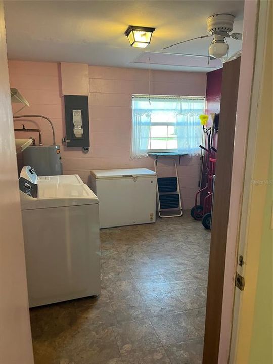 For Sale: $244,000 (2 beds, 2 baths, 1188 Square Feet)