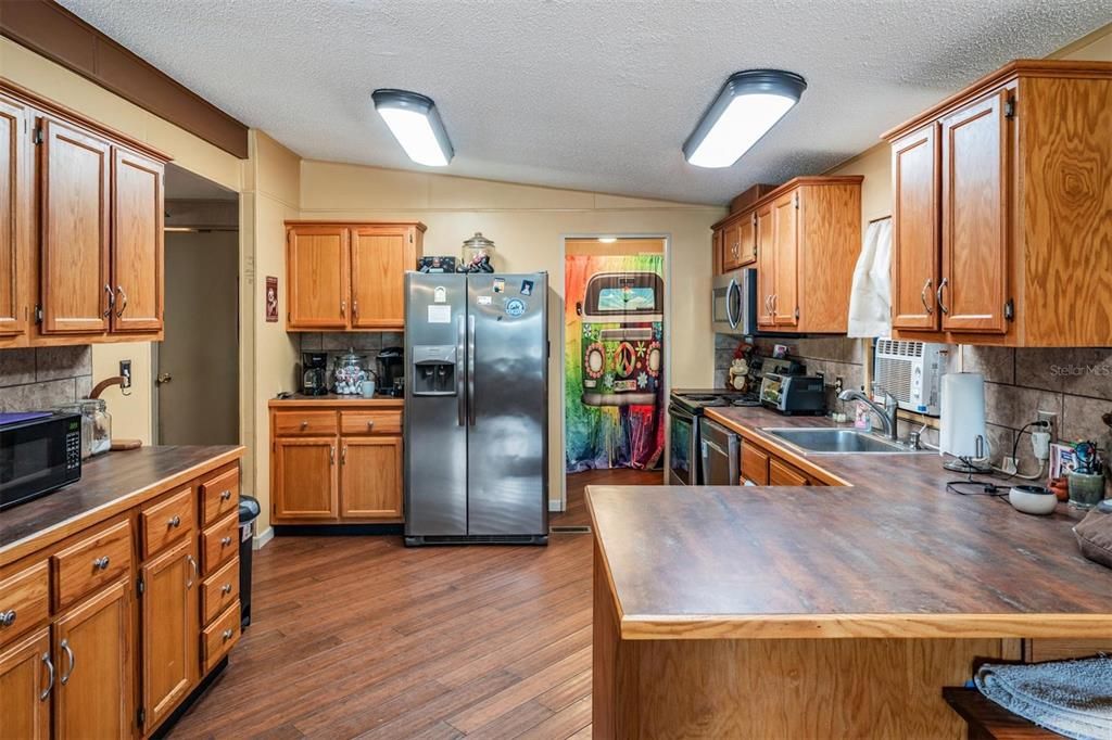 For Sale: $145,000 (2 beds, 2 baths, 1056 Square Feet)