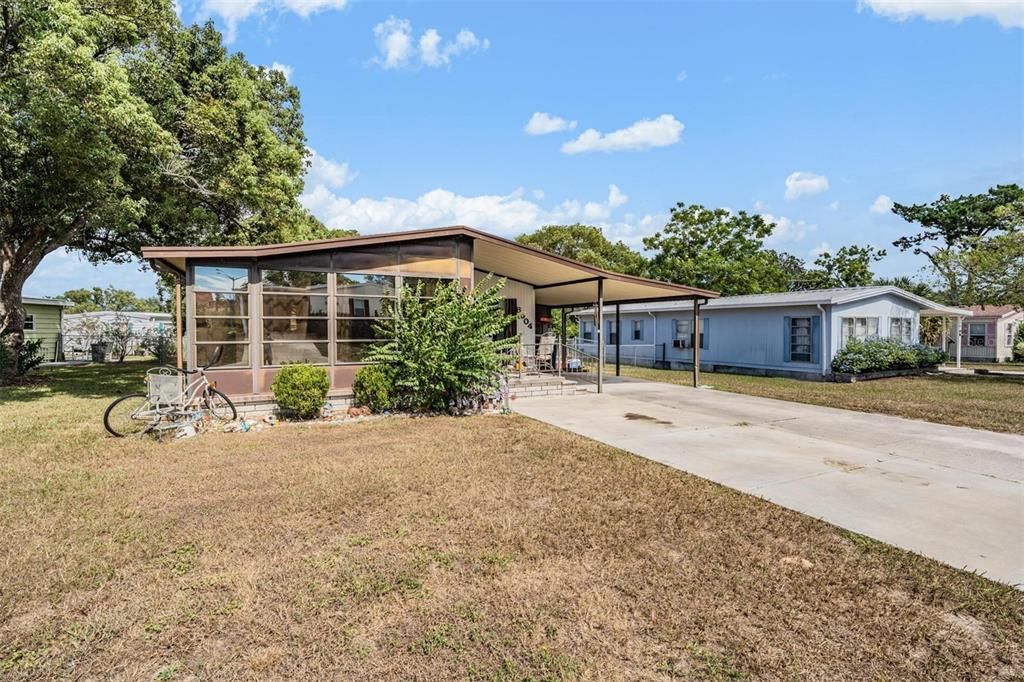 For Sale: $145,000 (2 beds, 2 baths, 1056 Square Feet)