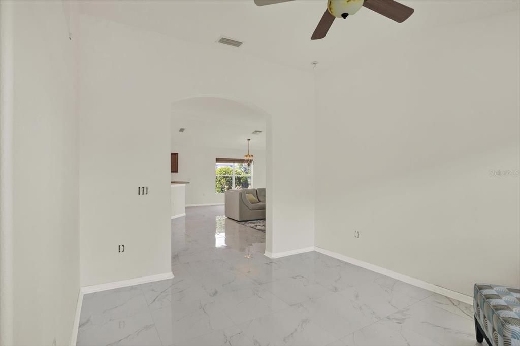 Activo con contrato: $324,900 (2 camas, 2 baños, 1813 Pies cuadrados)