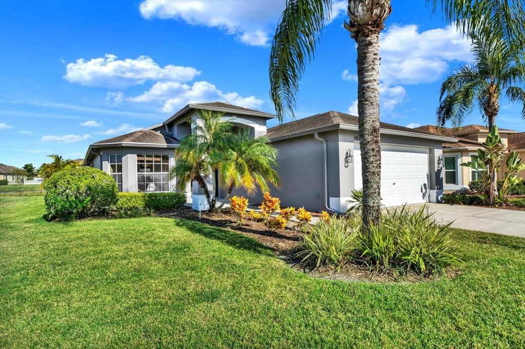 Activo con contrato: $324,900 (2 camas, 2 baños, 1813 Pies cuadrados)