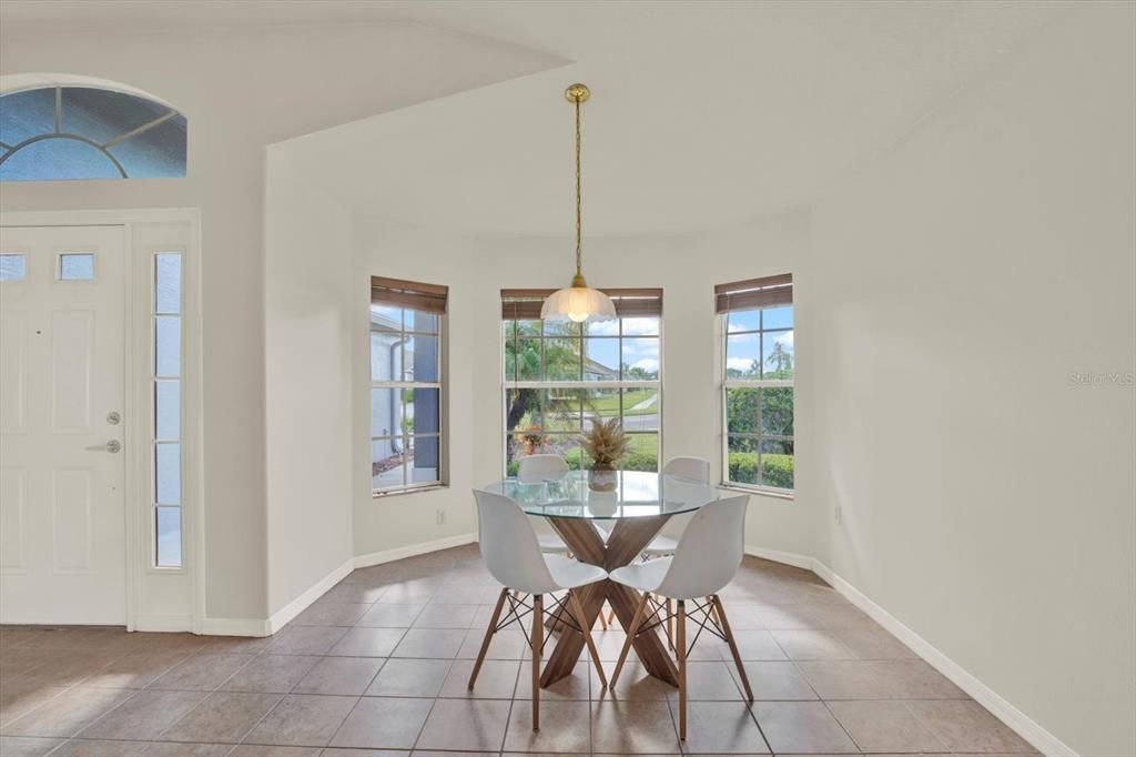 Activo con contrato: $324,900 (2 camas, 2 baños, 1813 Pies cuadrados)
