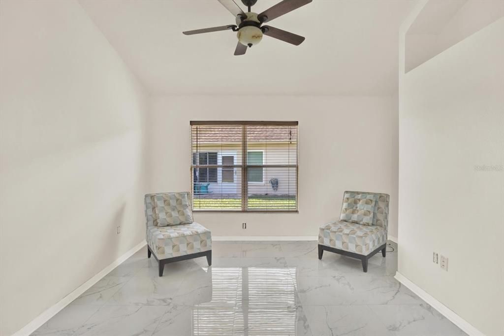 Activo con contrato: $324,900 (2 camas, 2 baños, 1813 Pies cuadrados)