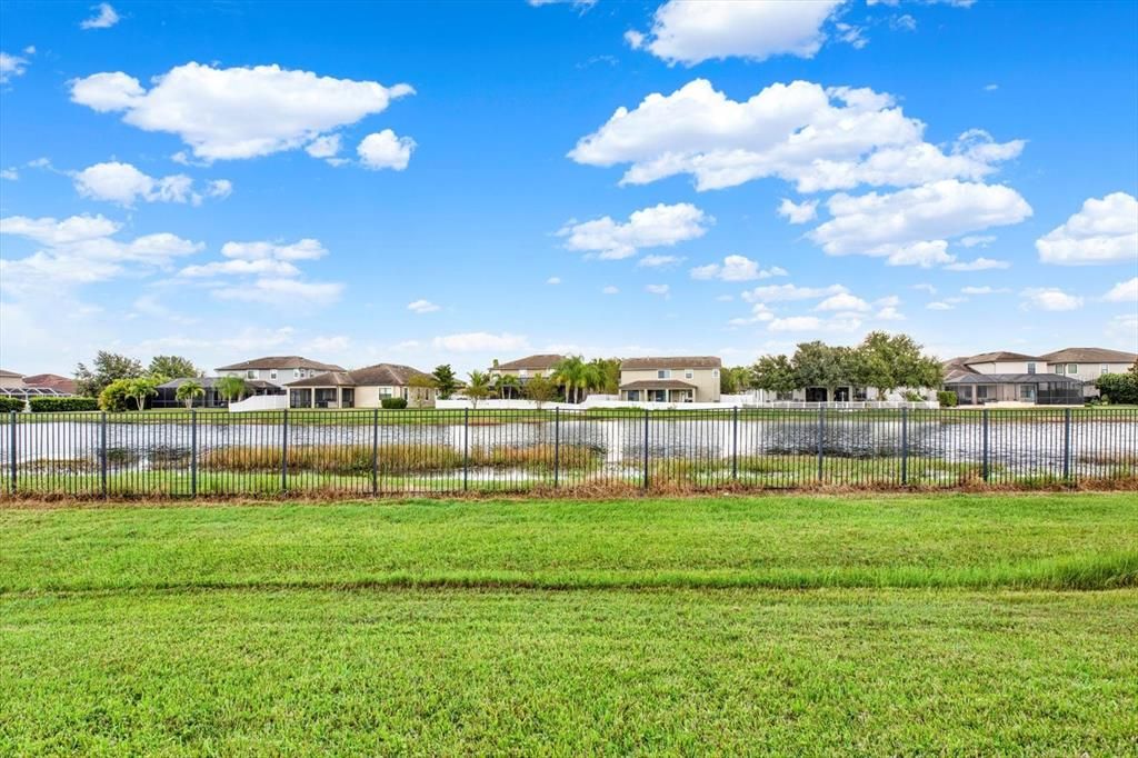 Activo con contrato: $324,900 (2 camas, 2 baños, 1813 Pies cuadrados)