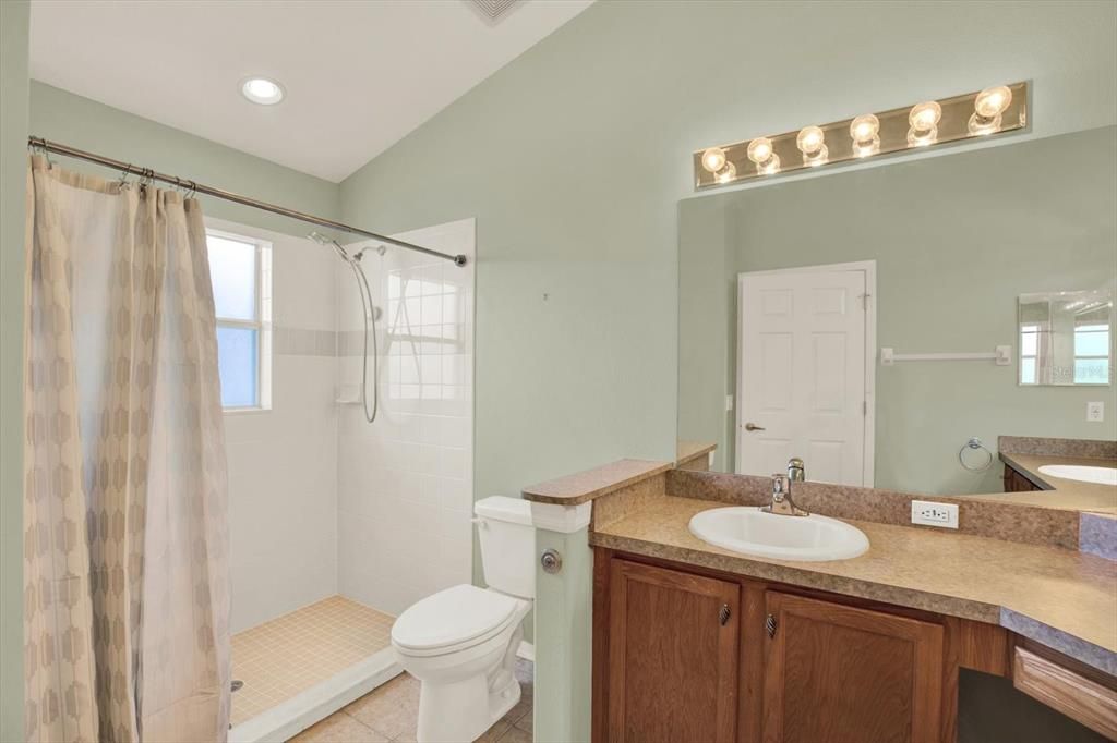 Activo con contrato: $324,900 (2 camas, 2 baños, 1813 Pies cuadrados)
