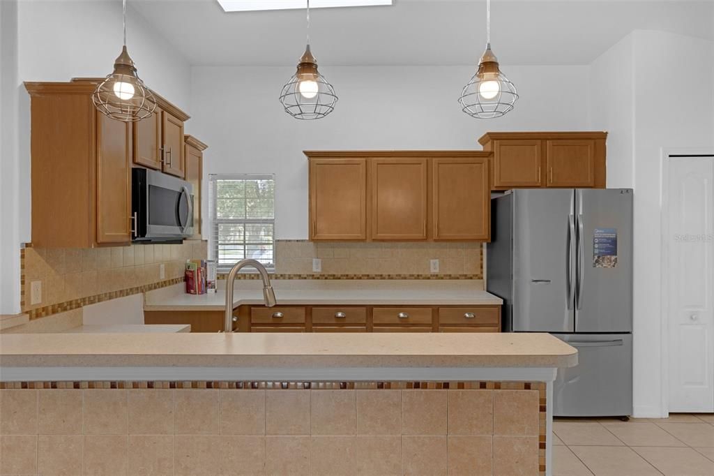 待售: $324,900 (4 贝兹, 2 浴室, 1584 平方英尺)