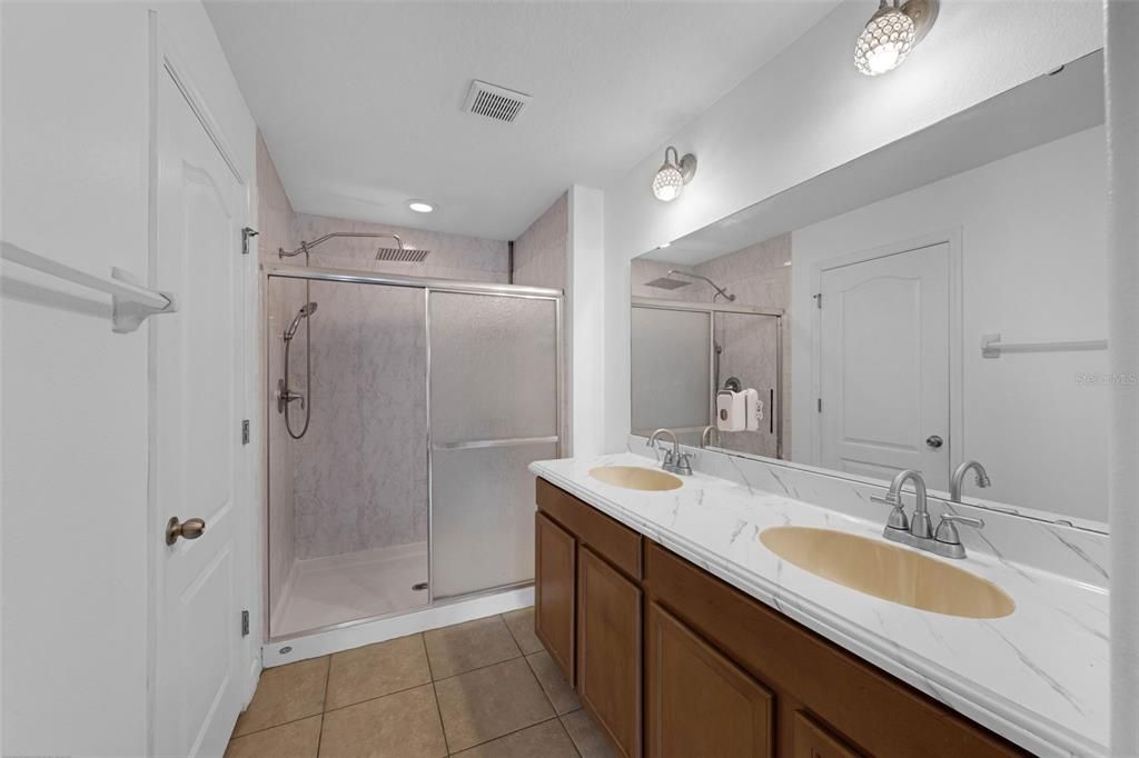 待售: $324,900 (4 贝兹, 2 浴室, 1584 平方英尺)