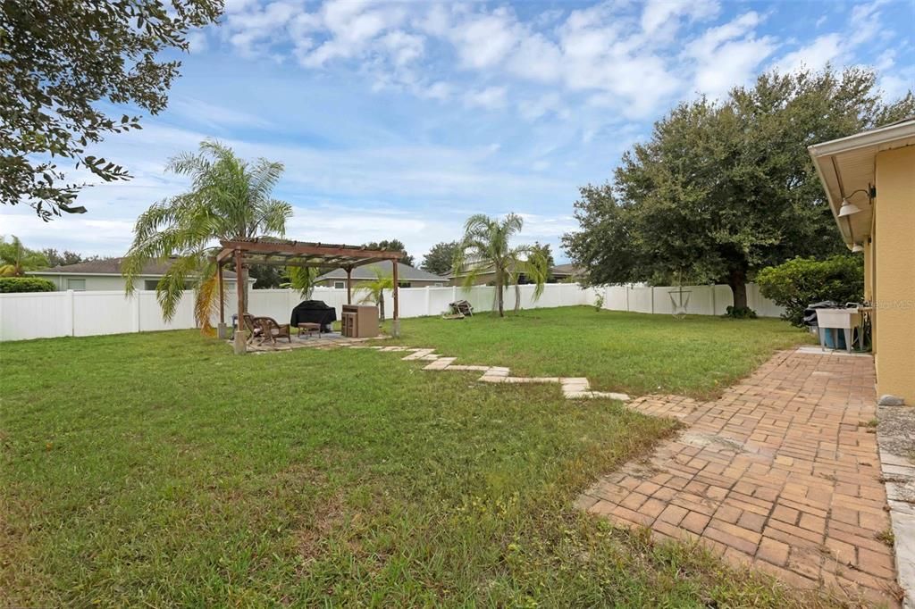 待售: $324,900 (4 贝兹, 2 浴室, 1584 平方英尺)