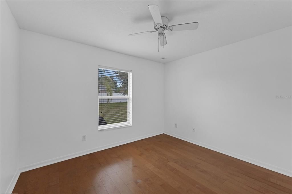 待售: $324,900 (4 贝兹, 2 浴室, 1584 平方英尺)