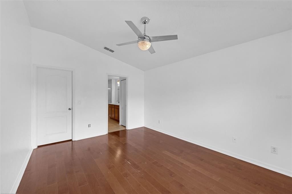 待售: $324,900 (4 贝兹, 2 浴室, 1584 平方英尺)