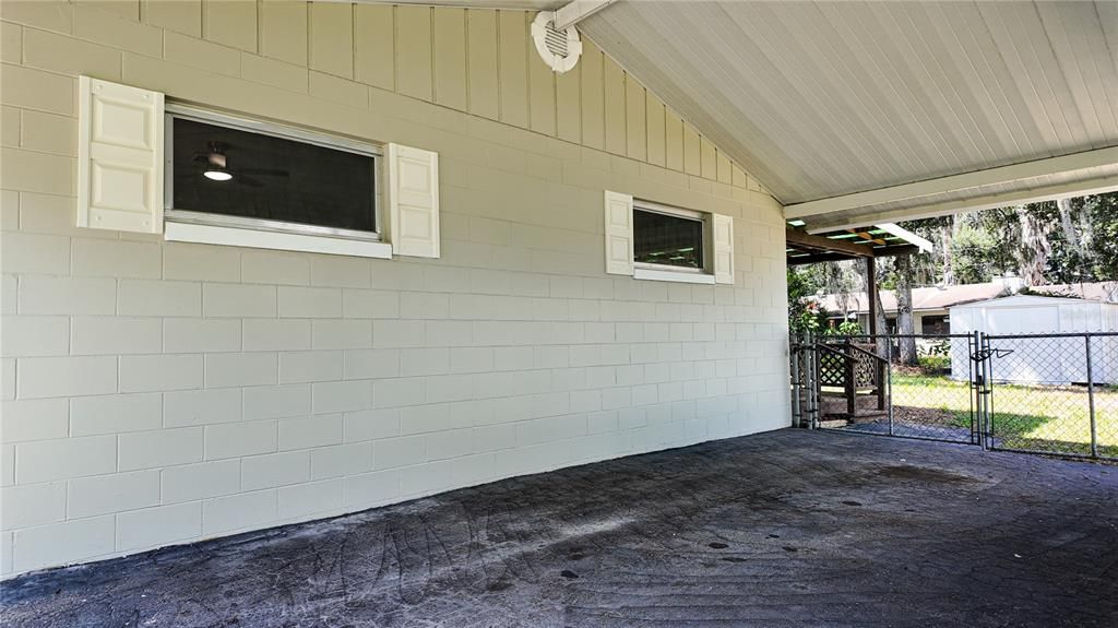 For Sale: $175,000 (2 beds, 1 baths, 1040 Square Feet)