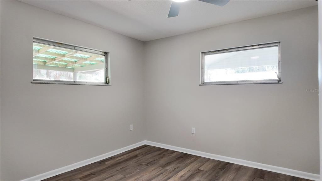 For Sale: $175,000 (2 beds, 1 baths, 1040 Square Feet)