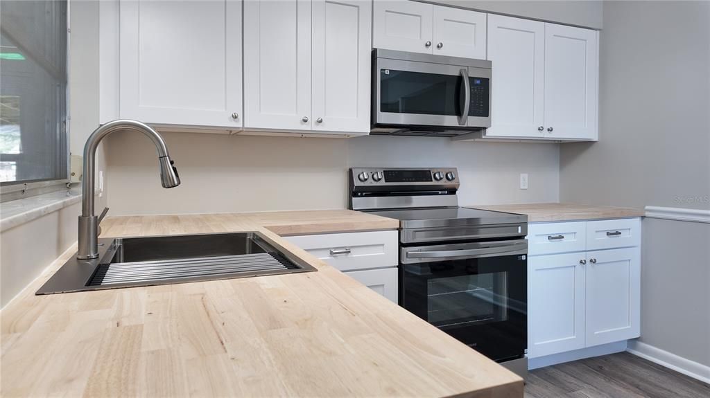 For Sale: $175,000 (2 beds, 1 baths, 1040 Square Feet)