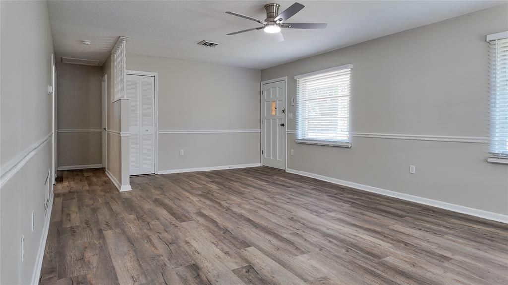 For Sale: $175,000 (2 beds, 1 baths, 1040 Square Feet)