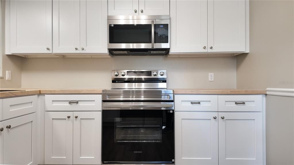 For Sale: $175,000 (2 beds, 1 baths, 1040 Square Feet)