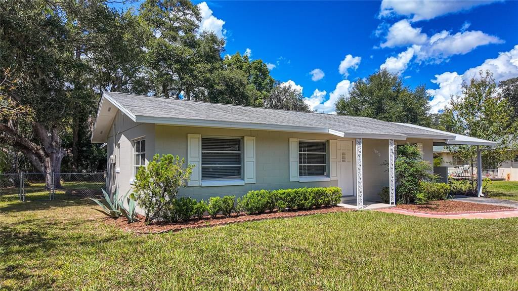 For Sale: $175,000 (2 beds, 1 baths, 1040 Square Feet)