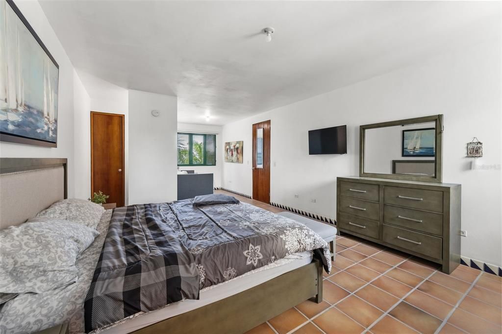 出租: $3,500 (3 贝兹, 2 浴室, 1881.3 平方英尺)