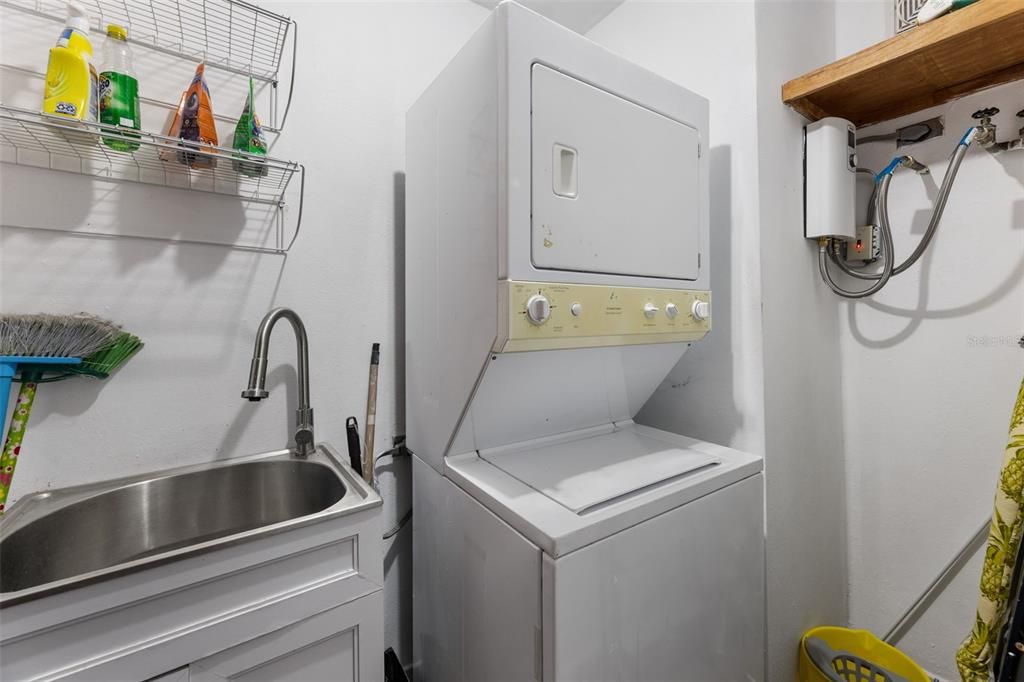 出租: $3,500 (3 贝兹, 2 浴室, 1881.3 平方英尺)