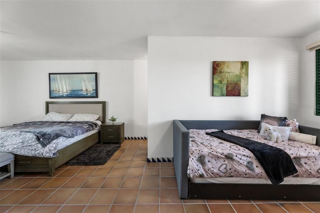 出租: $3,500 (3 贝兹, 2 浴室, 1881.3 平方英尺)