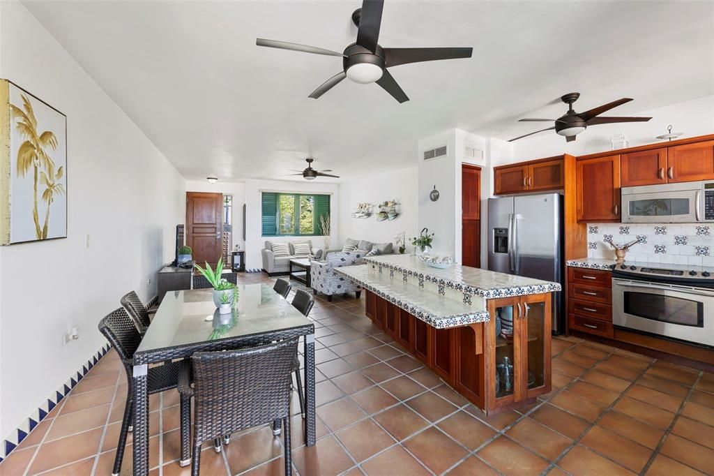 出租: $3,500 (3 贝兹, 2 浴室, 1881.3 平方英尺)