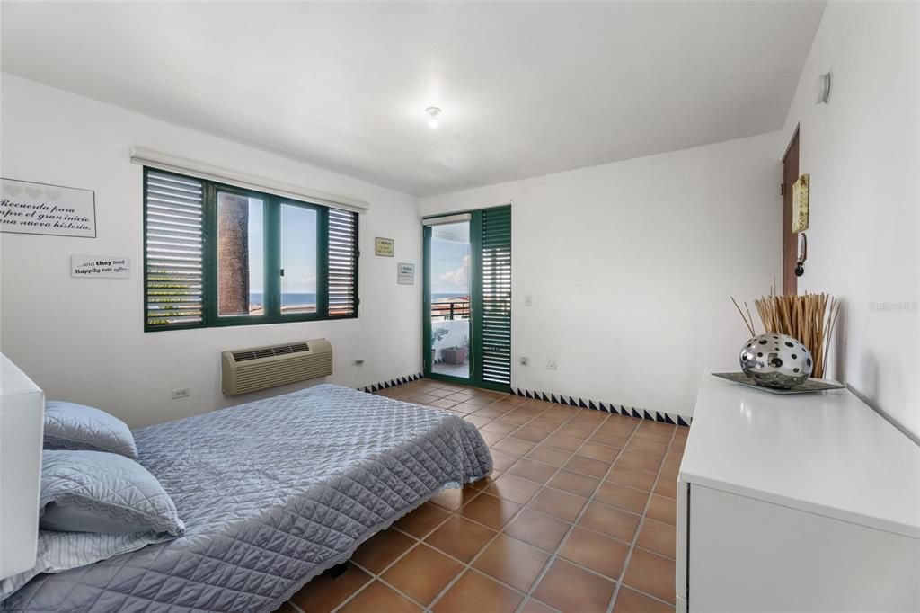 出租: $3,500 (3 贝兹, 2 浴室, 1881.3 平方英尺)