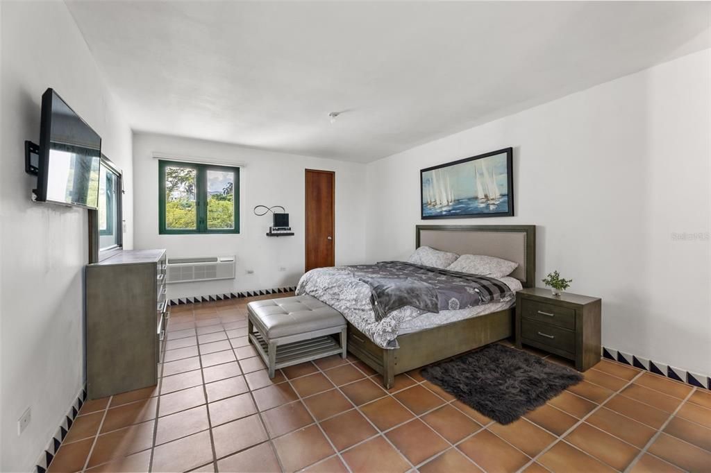 出租: $3,500 (3 贝兹, 2 浴室, 1881.3 平方英尺)