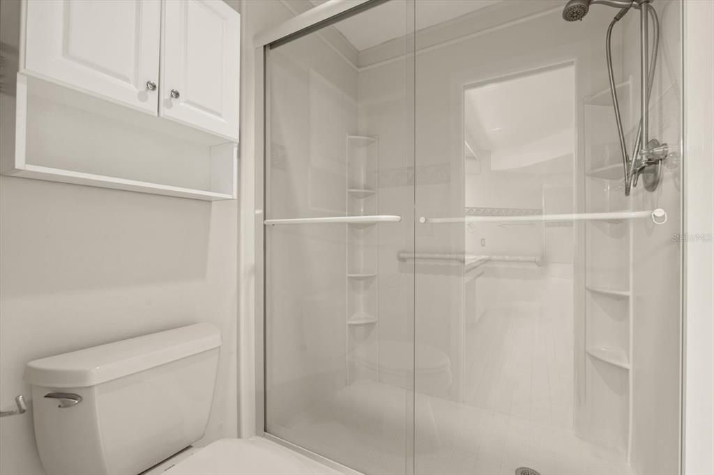 Под контрактом: $400,000 (2 спален, 2 ванн, 1705 Квадратных фут)