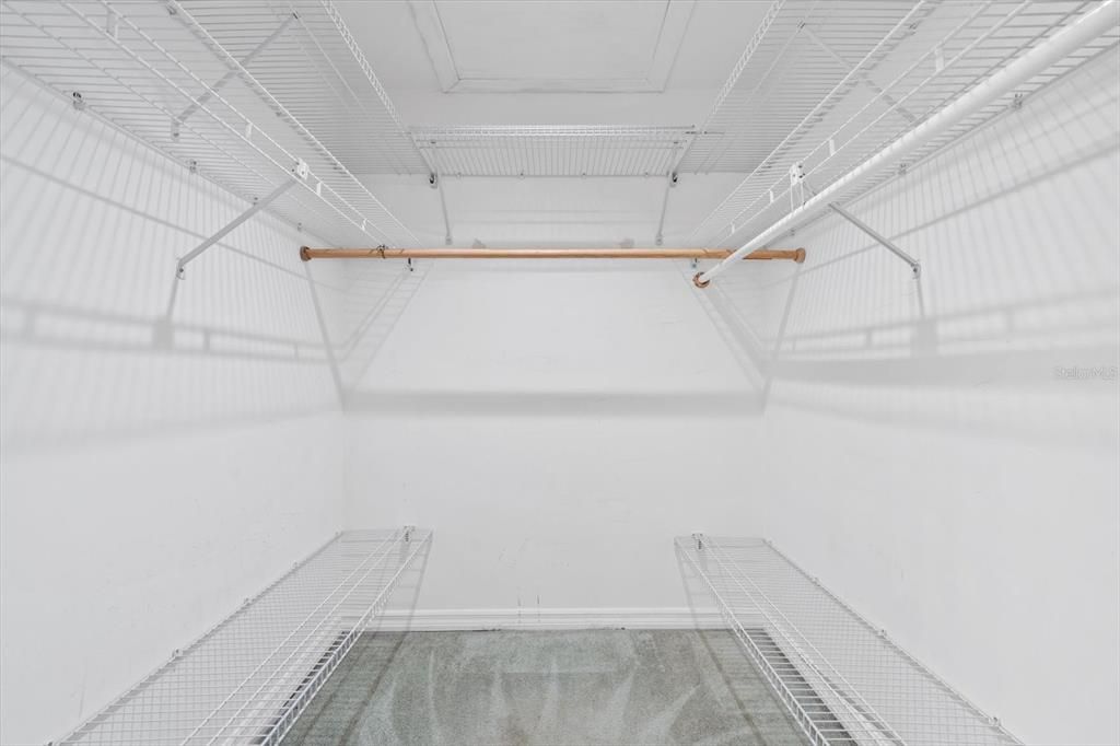 Под контрактом: $400,000 (2 спален, 2 ванн, 1705 Квадратных фут)