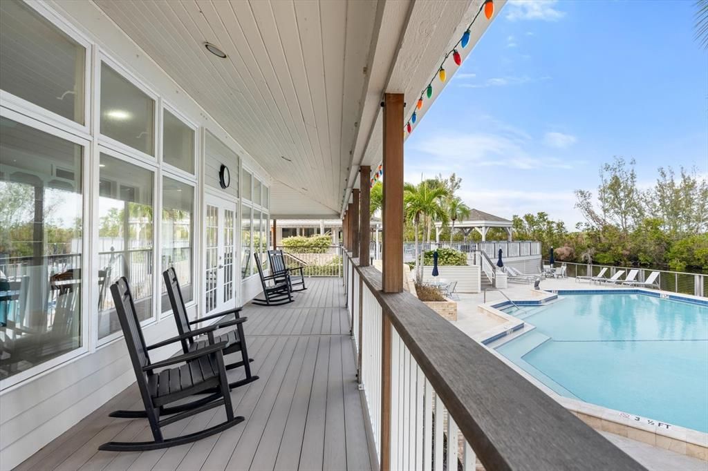 Под контрактом: $400,000 (2 спален, 2 ванн, 1705 Квадратных фут)